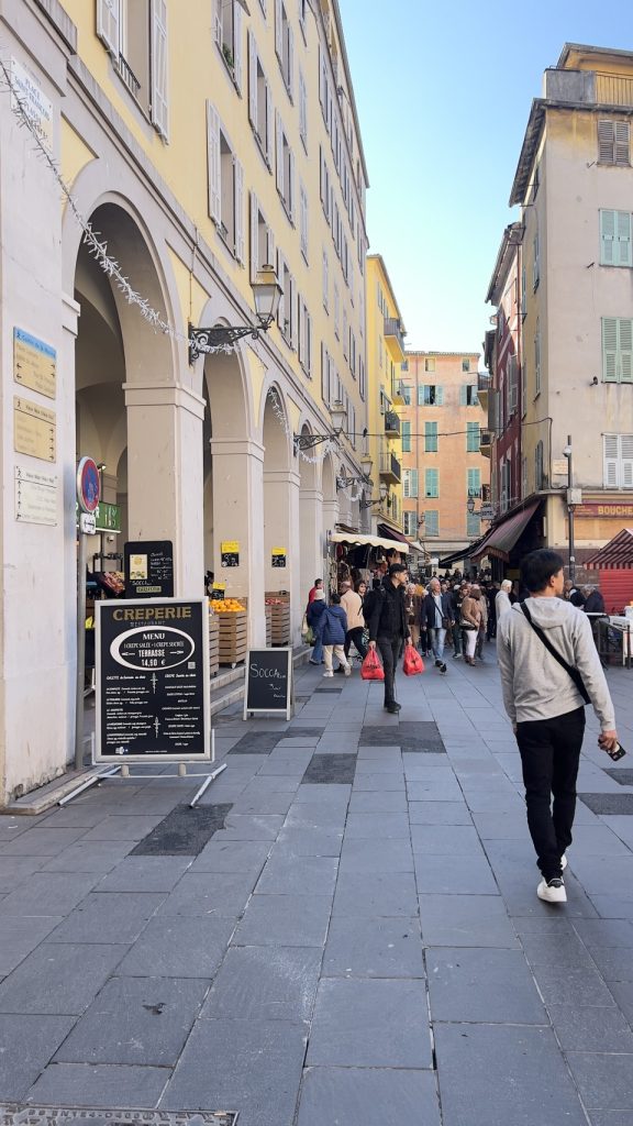 フランス 人に会いに行く